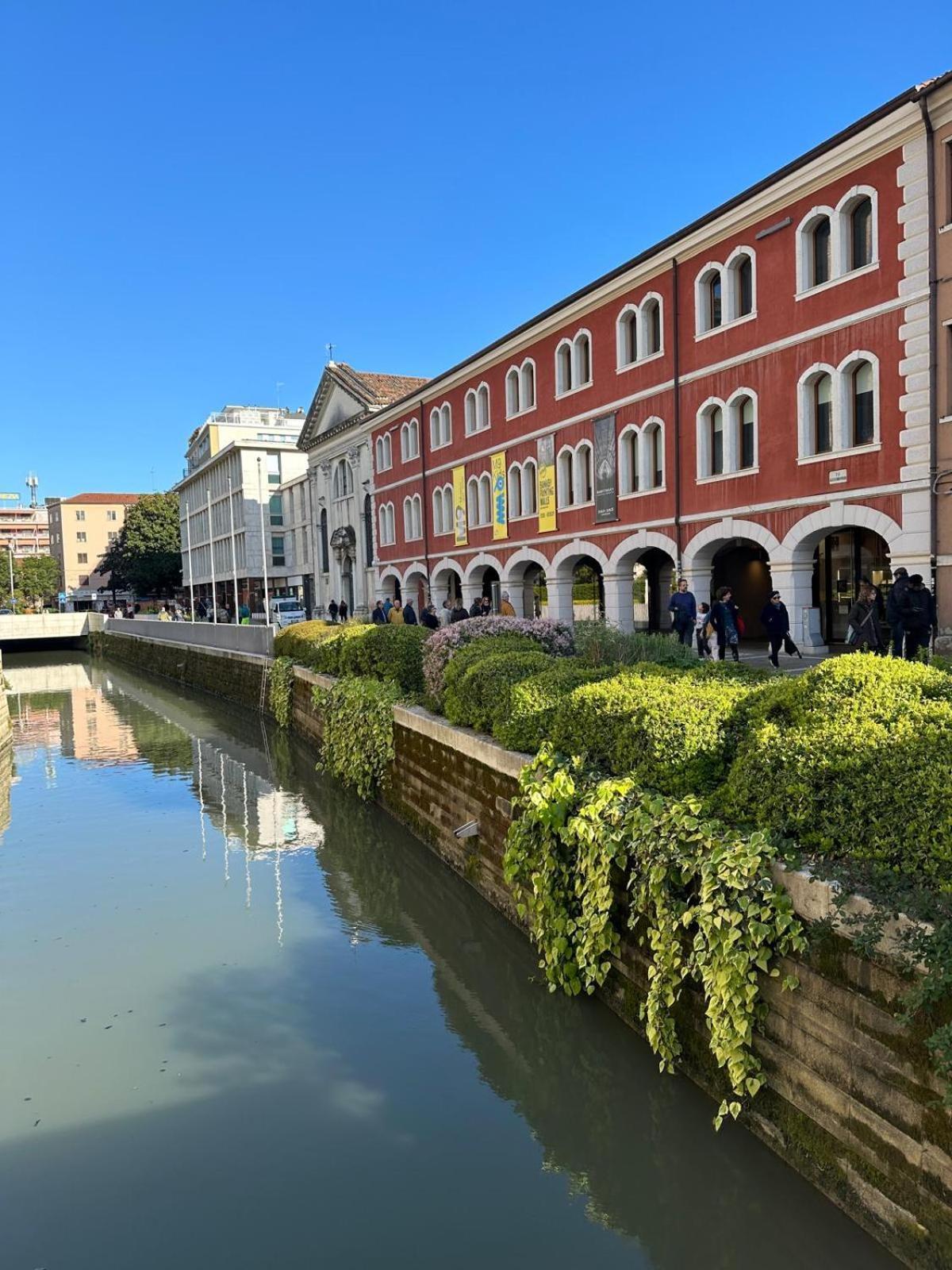 Le Barche66 Venice Apartments Mestre Bagian luar foto